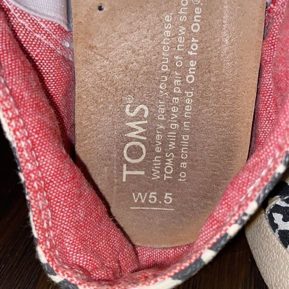 Toms cow print womens shoes - Picture 4 of 4